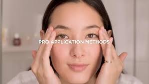 Amazon.com: 頸部緊緻霜緊緻緊緻頸部霜抗衰老抗皺護頸霜具有修復複合緊緻提昇鬆弛皮膚護理保濕霜適合所有膚質-