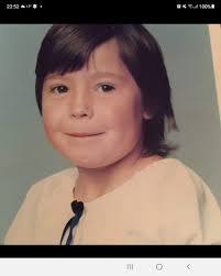 Hope you are all well...I've dug out my first school pic at Shelthorpe  school the year was 1977...let's see yours 😊