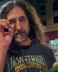 Tammy Minton's Instagram, Twitter & Facebook