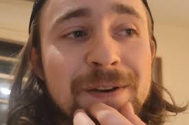 Der geheime Ort: Ein Baumhaus und die Erinnerungen eines Jungen aus den  90ern