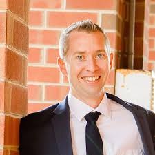 Mark Kinslow's Instagram, Twitter & Facebook