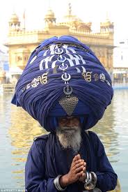 How Long Does That Take To Put On Indian Religious Warrior Wears 300m Long Turban For Sikh Festival Daily Mail Online Learn more about turban history.