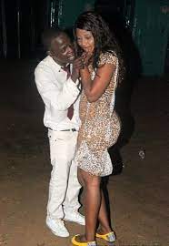 Picha za daimond alivyoshika makalio ya aunty ezekiel na shilole watu weusi, 24/01/2019. Shilole Akiwa Uchi Wa Mnyama