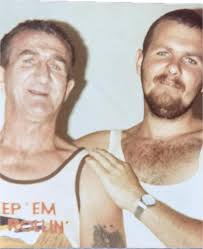 Can someone restore an old photo with a cut-off head?