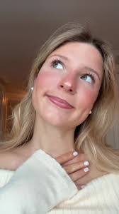 Olivia Hendrickson's Instagram, Twitter & Facebook