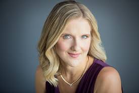 Paula Lavigne's Instagram, Twitter & Facebook