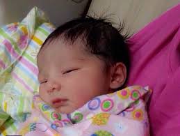 Bayi perempuan yang comel seperti ibunya itu dilahirkan melalui kaedah normal pada pukul 5.46 petang dengan berat 2.96kg. Hiburan Bayi Perempuan Comel Che Ta Cerborak