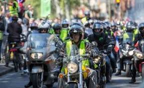 Le gilet est dans ma moto, indique maxime, quatre ans de permis. Le Port Du Gilet Jaune Va T Il Devenir Obligatoire Pour Les Motards