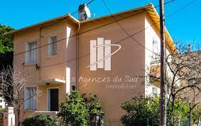 Vente De Villa Contemporaine Avec Piscine Le Dramont Agay Les Agences Du Sud
