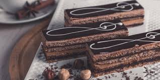 Setahun terakhir ini, saya begitu berminat untuk membuat kue sendiri. Cara Menghias Kue Ulang Tahun Sederhana Berbentuk Segi Empat Dengan Coklat Batangan Untuk Pemula Diadona Id