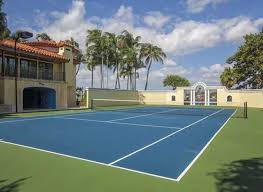 Photos 10 Homes With Tennis Courts That Have Us Ready To Pull Out Our Rackets Tennis Court Serena Williams Photos Tennis