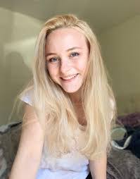 Madelyn Dewitt's Instagram, Twitter & Facebook