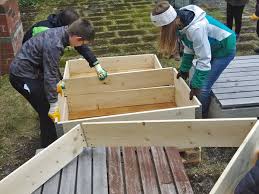 Hier lässt sich nicht nur das beet bepflanzen, die seitenwände bieten viel raum für weitere bepflanzung. So Baust Du Dein Eigenes Hochbeet Greencity E V