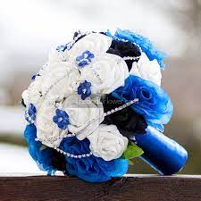 I handpicked the most elegant royal blue invitation templates with the most popular royal blue color palette schemes: Pin By Kaimeanskronk On Wedding Pallets In 2021 Black And White Wedding Cake White Wedding Bouquets Blue Wedding Bouquet