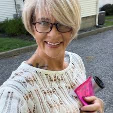 Caroline Debonis's Instagram, Twitter & Facebook