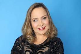 KiaraYLazo|| Elba Escobar presentará "Este cuerpo no me deja"