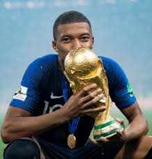 Kylian mbappé takes the illustrious #10 shirt, with pogba and griezmann picking up their usual #6 and #7, respectively. Diverse French Team Brings Home World Cup Championship Abc News