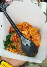Seperti di film terbarunya jenglot pantai selatan, debby tampil percaya diri mengenakan bikini. Padang Pop Nasi Padang Pertama Dalam Rice Box Kumparan Com
