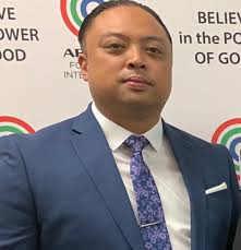 Albert Manalo's Instagram, Twitter & Facebook