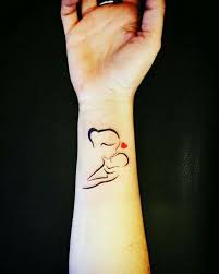 Pin De Ferhat Kurt En Bebe Tatuaje De Oreja Tatuaje Mama Tatuajes De Maternidad