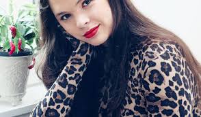 Local blogger makes history by becoming the first person to win Miss Devon  over two consecutive years