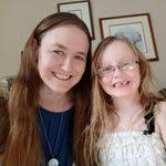 Tami Sanderson's Instagram, Twitter & Facebook