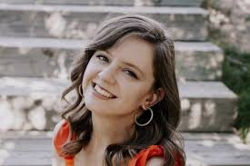 Lauren Mclamb's Instagram, Twitter & Facebook