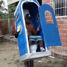 Tom Cavalcante On Twitter Eita Esculhambacao Banheiro Quimico Sofre Nessa Animacao E Carnaval Https T Co Oq4hyhfu5z Twitter
