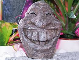 Dann sind sie hier genau richtig! Royal Gardineer Garten Deko Steingesicht Smiley Gartendekoration