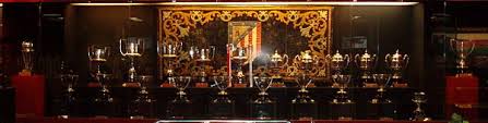Este un club profesionist de fotbal din madrid, spania, care joacă în la liga.clubul a fost fondat în 1902 sub numele de fotbal club madrid și a jucat primul meci pe 19 mai 1902, când a ajuns în semifinalele cupei spaniei, copa del rey. Anexo Palmares Del Club Atletico De Madrid Wikipedia La Enciclopedia Libre
