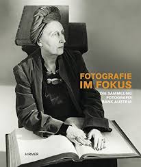 The new online banking of bank austria. Fotografie Im Fokus Die Sammlung Fotografis Der Bank Austria Stooss Toni Amazon De Bucher