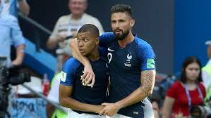 Kylian mbappe is angry with olivier giroud after the chelsea striker complained about the lack of service from his france teammates, according to reports. Giroud Mbappe Dan Hazard Sama Sama Genius Lionel Messi Messi Fifa World Cup