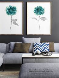 在聖彼得堡的公寓裡 belenitski valeria與貓咪一起賴在淺綠色的沙發上 cozy living rooms classic interior cozy reading corners