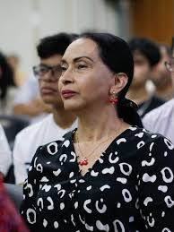 Aunque no veas todo claro, confia en la dirección de Dios, porque Él esta  contigo. ❤️Cristo es la luz que rompe la oscuridad 🌟 #SomosTorreFuerte  #IglesiaTorreFuerte #IglesiaenElSalvador #Navidad