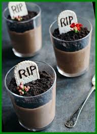 Halloween Dessert Chocolate Mousse Graveyard In 2020 Halloween Desserts Halloween Cookies Decorated Halloween Desserts Easy