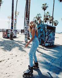 Recreational quad roller skates are classified as outdoor or indoor skates and the wheels of these rollers are designed accordingly. Roller Skater Girl Outfit Novocom Top