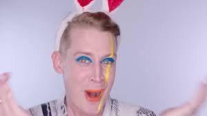 Macaulay, 40, was born august 26, 1980, and is an american actor, author and musician. Home Alone Star Macaulay Culkin On Life Now Dating Brenda Song His Sister S Death