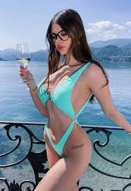 Martina Vismara - Free pics, galleries & more at Babepedia