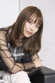 変な役 が多い内田理央 縁と運で迎えたデビュー10年目 いまはメッチャ楽しい 女性 画像 モデル 内田