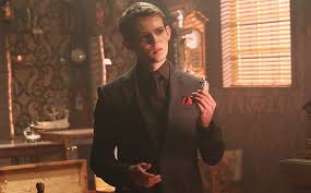 Once Upon A Time New Photos Reveal Family Reunions In The Underworld Peter Pan Robbie Kay Once Upon A Time