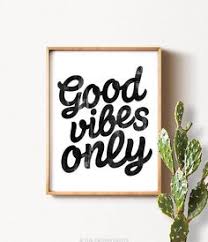 I struggle with committing to put anything on my. 21 Ideias De Decoracao Quadros Com Frases Imagens Frases Posters Gratuitos
