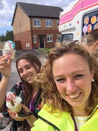 Michelle Hallmark (@Michelleupnorth)