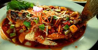 Kita nak share satu resepi sihat kegemaran ramai, sesuai untuk yang tengah diet atau menu yg kalau minyak dah habis kat dapur, iaitu resepi siakap steam ala thai. Resepi Ikan Kukus Thai