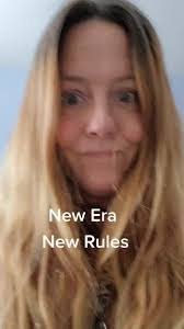 Lynette Bourne's Instagram, Twitter & Facebook