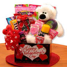 While romance definitely plays a big role in february 14's festivities, it's not the only bond worth celebrating. Amazon Com A Beary Huggable Valentine S Day Gift Box Gourmet Candy Gifts Grocery Gourmet Food