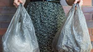 Instead of handing out free bags, made of thinner plastic, the chains only offered thicker, reusable plastic bags at a. Coles To Follow Woolworths Lead And Phase Out Plastic Bags Around The Country Abc News