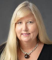 Lisa Beecham's Instagram, Twitter & Facebook