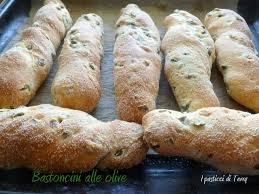 Pane con olive fatto in casa. Pane Bastoncini Alle Olive I Pasticci Di Terry