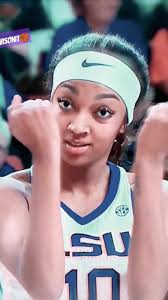 Ward Thompson (@wardthompson28)