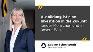 Andreas heinecke (born 1955), social entrepreneur and creator of dialogue in the dark. Commerzbank ×'×˜×•×•×™×˜×¨ Am Montag Heissen Wir 425 Neue Nachwuchskrafte Bei Uns In Der Bank Willkommen Unsere Personalvorstandin Sabine Schmittroth Freut Sich Uber Den Frischen Wind Mehr Dazu Hier Https T Co Buqez25zdf Https T Co Qs26a4xzg0